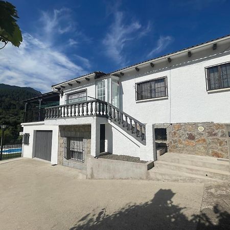 El 42 Mijares Villa ภายนอก รูปภาพ