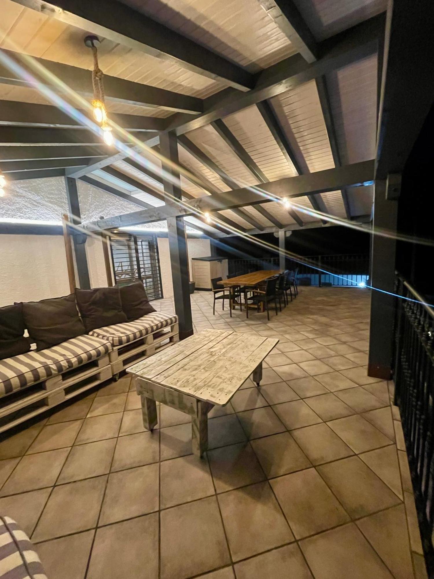 El 42 Mijares Villa ภายนอก รูปภาพ